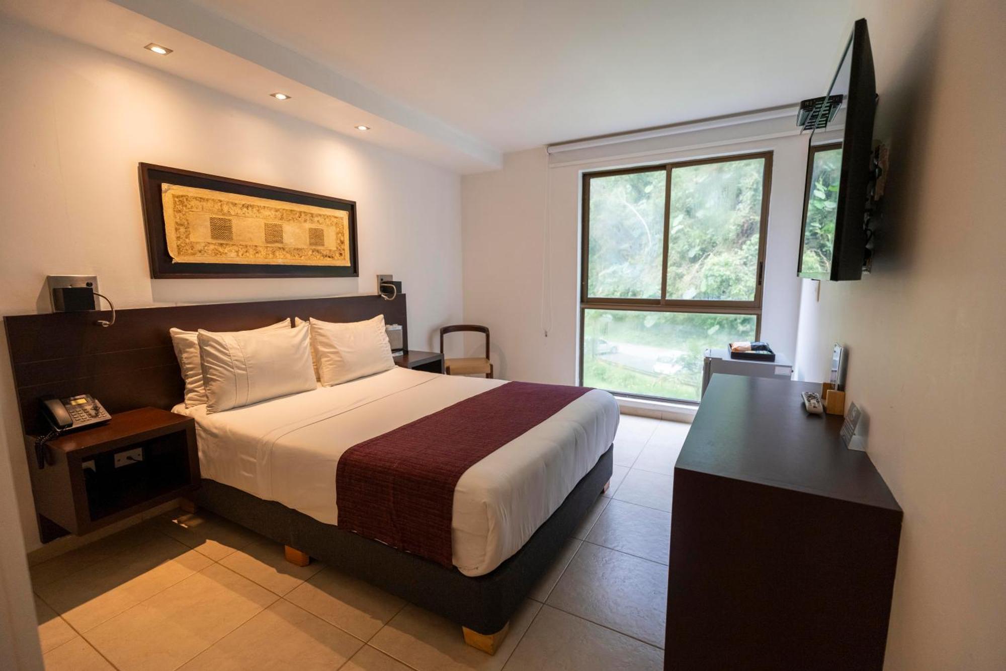 Double Room,1758330341:JPEG
